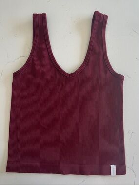 Old Navy Ribbed V-Neck Tank Top in Wine